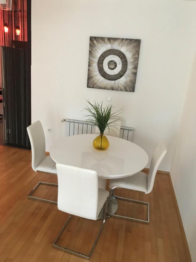 Apartment Angela With Private Garage Slot 普拉 外观 照片
