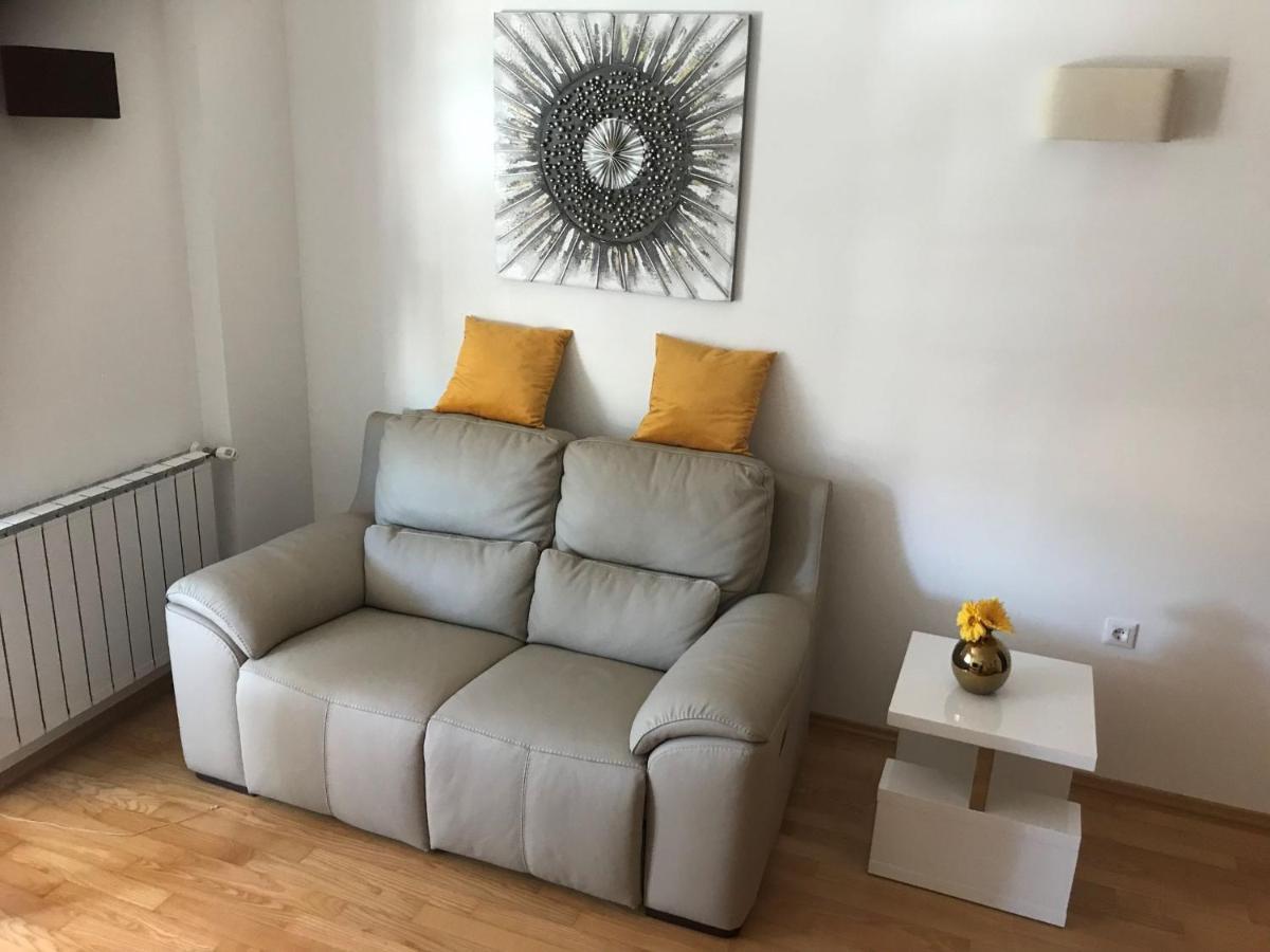 Apartment Angela With Private Garage Slot 普拉 外观 照片