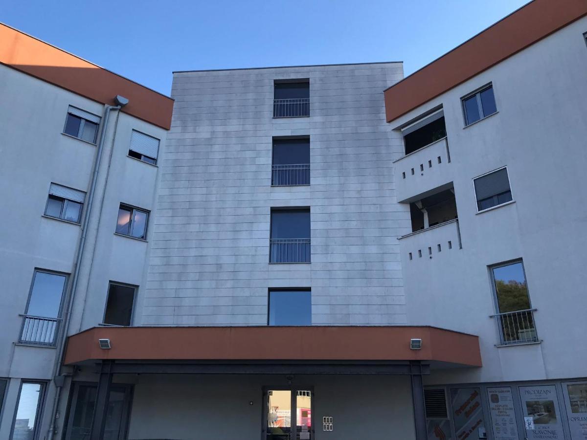 Apartment Angela With Private Garage Slot 普拉 外观 照片